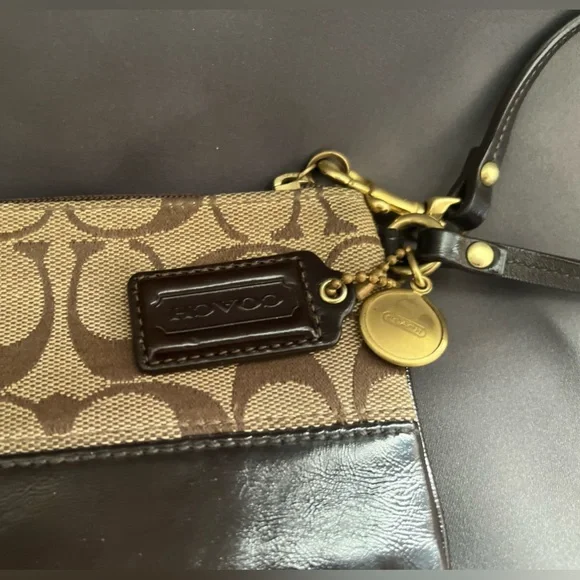 Coach Wrislet - Picture 4 of 5